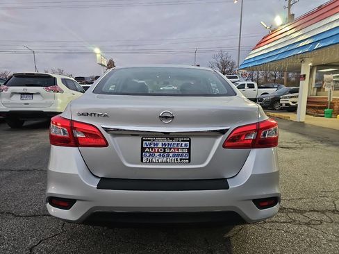Used 2018 Nissan Sentra S image 17