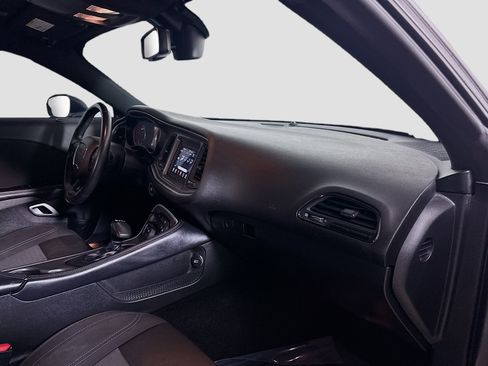 Used 2022 Dodge Challenger SXT RWD image 28
