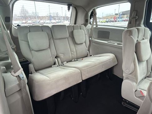 Used 2015 Dodge Grand Caravan American Value Package w/ UConnect Hands-Free Group image 21