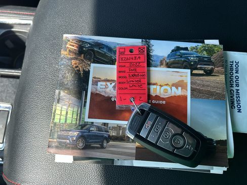 Used 2022 Ford Expedition Limited RWD image 40
