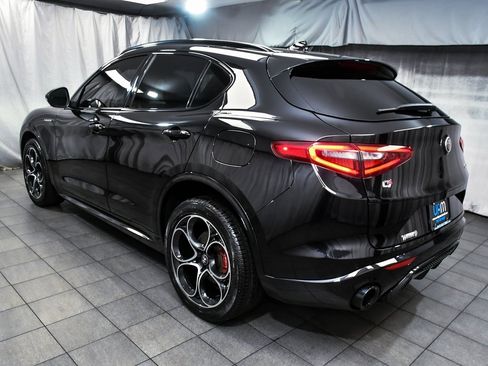 Used 2023 Alfa Romeo Stelvio Veloce image 4