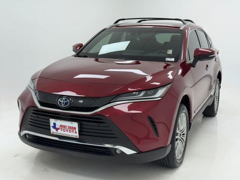 Used 2024 Toyota Venza XLE AWD/4WD image 4