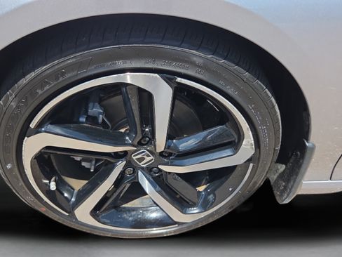 Certified 2018 Honda Accord Sport image 9