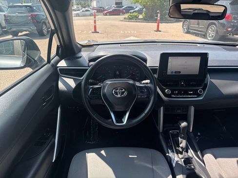 Used 2025 Toyota Corolla Cross AWD Hybrid image 22