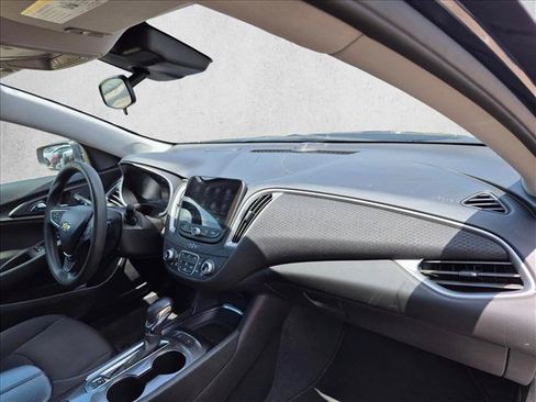 Used 2025 Chevrolet Malibu LT FWD image 18