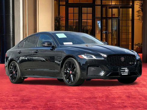 Used 2022 Jaguar XF R-Dynamic SE image 8