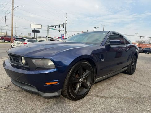 Used 2010 Ford Mustang GT RWD image 3