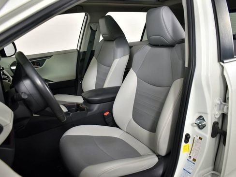 Certified 2019 Toyota RAV4 Limited image 11