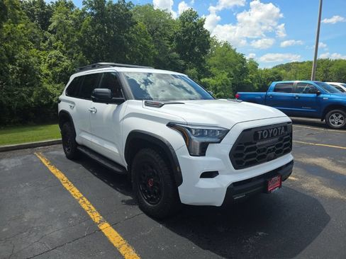 Used 2025 Toyota Sequoia TRD Pro AWD/4WD image 3