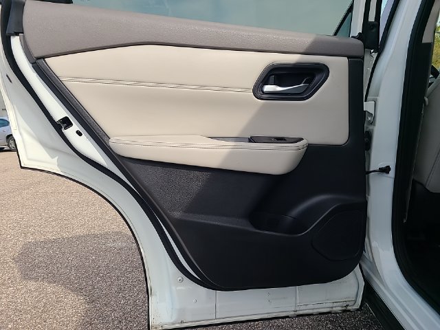 Used 2023 Nissan Rogue SL AWD/4WD image 24