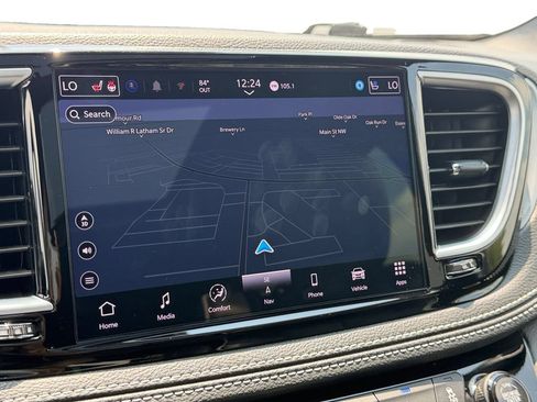 Used 2025 Chrysler Pacifica Limited FWD image 20
