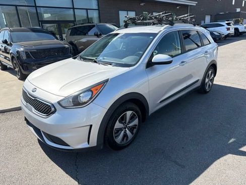 Used 2017 Kia Niro LX FWD image 5