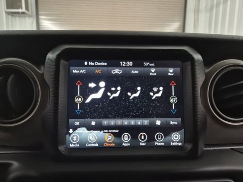 Used 2021 Jeep Gladiator Willys image 28