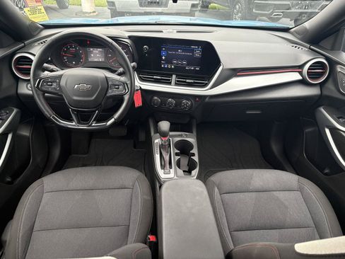Used 2025 Chevrolet Trax RS w/ Driver Confidence Package FWD image 10