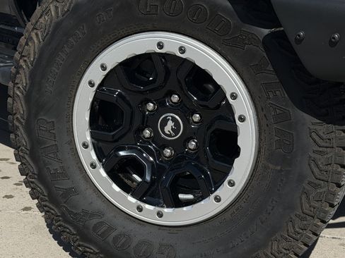 Used 2022 Ford Bronco Badlands w/ Sasquatch Package AWD/4WD image 9