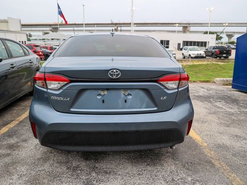 Used 2025 Toyota Corolla LE FWD image 9