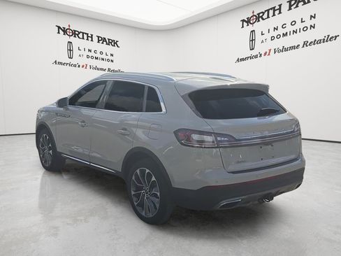 Used 2023 Lincoln Nautilus Reserve w/ Luxury Package FWD image 3