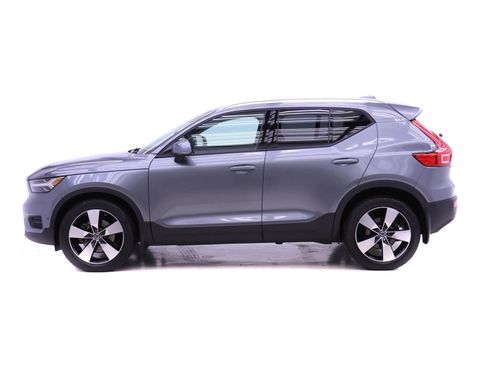 Used 2019 Volvo XC40 T5 Momentum image 5