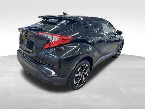 Used 2018 Toyota C-HR XLE FWD image 31