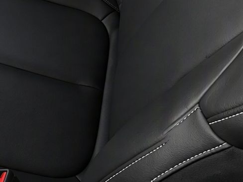 Used 2023 Jeep Grand Cherokee Limited RWD image 28