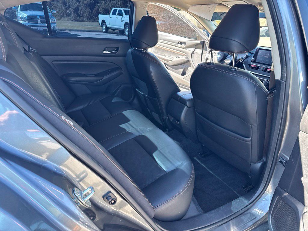 Used 2019 Nissan Altima 2.5 SR FWD image 10