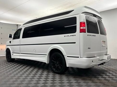 Used 2019 GMC Savana 2500 Extended w/ Enhanced Convenience Package image 12