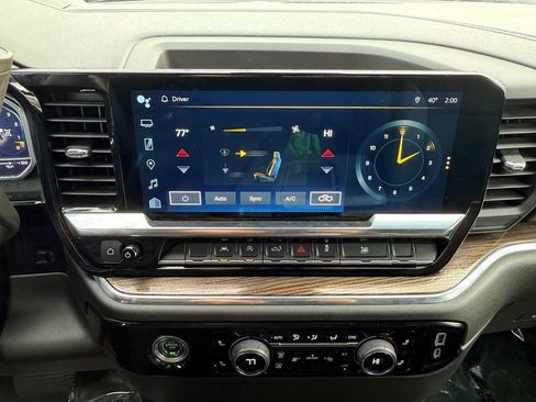 Used 2024 Chevrolet Silverado 1500 LT image 18