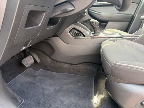 Used 2023 Chevrolet TrailBlazer LT FWD image 30
