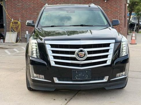Used 2015 Cadillac Escalade ESV Luxury image 2
