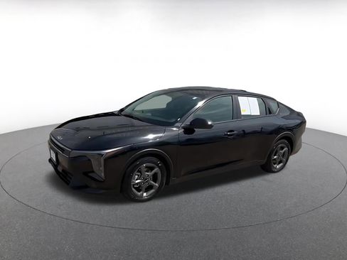 Used 2025 Kia K4 LXS FWD image 9