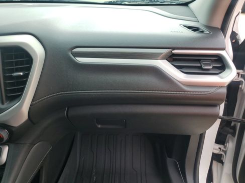 Used 2023 GMC Acadia SLT FWD image 34