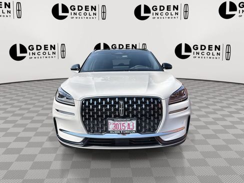 Certified 2025 Lincoln Corsair Reserve w/ Equipment Group 202A AWD/4WD image 3