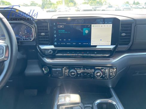 Certified 2024 Chevrolet Silverado 1500 RST w/ Convenience Package II AWD/4WD image 16