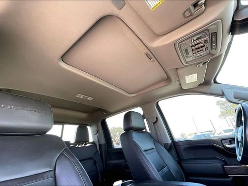 Used 2022 GMC Sierra 3500 Denali image 27