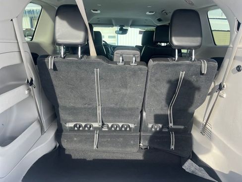 Used 2024 Chrysler Pacifica Touring-L image 39