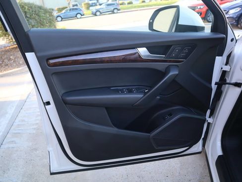 Used 2018 Audi Q5 2.0T Premium image 24