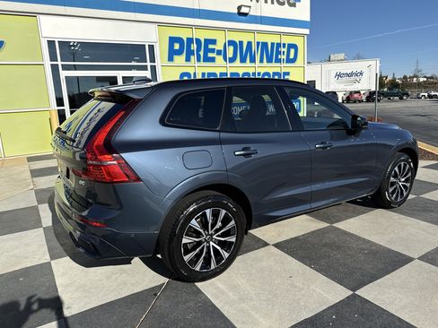 Used 2025 Volvo XC60 B5 Plus image 10