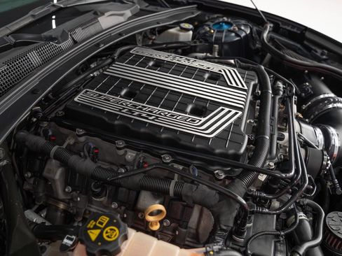 Used 2019 Chevrolet Camaro ZL1 RWD image 16