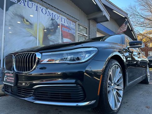 Used 2019 BMW 750i xDrive w/ Executive Package image 6