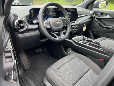 Used 2026 Chevrolet Equinox LT w/ Safety and Technology Package AWD/4WD image 14