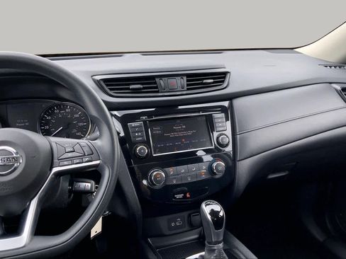 Used 2020 Nissan Rogue S FWD image 7