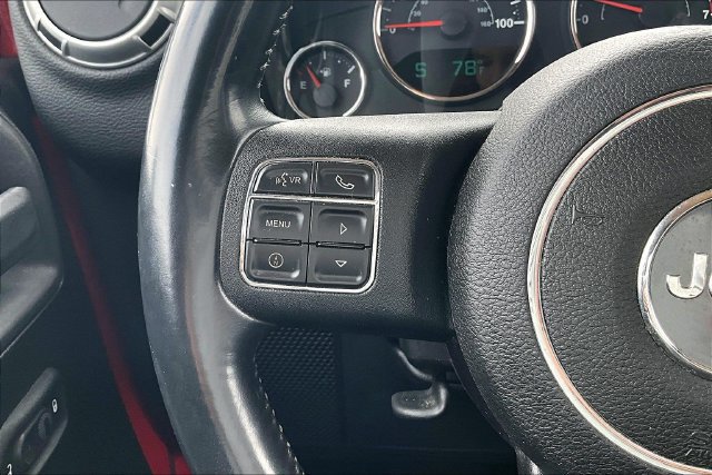 Used 2015 Jeep Wrangler Unlimited Sahara w/ Connectivity Group AWD/4WD image 11