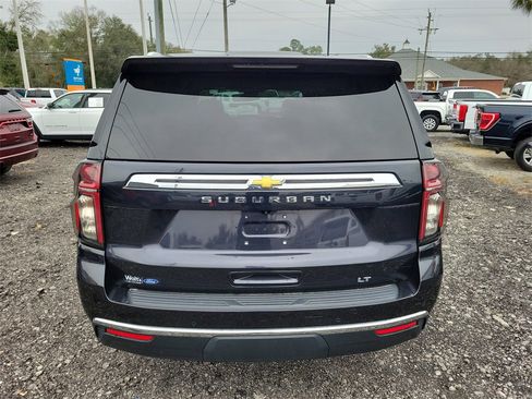 Used 2023 Chevrolet Suburban LT image 9