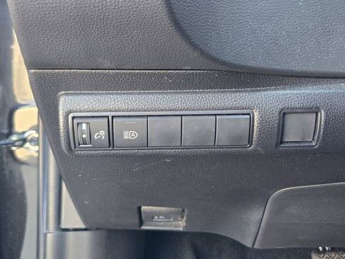 Used 2022 Toyota Corolla SE image 16