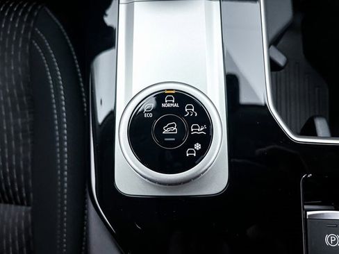 New 2025 Mitsubishi Outlander ES image 21