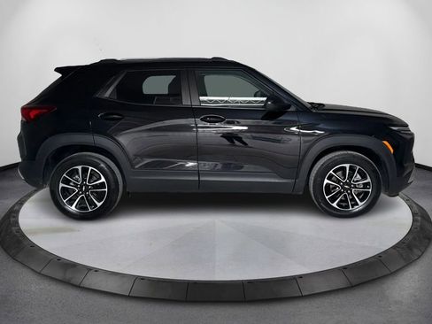 Used 2024 Chevrolet TrailBlazer LT image 4