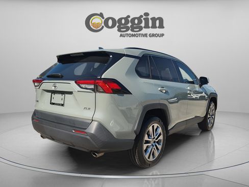 Used 2022 Toyota RAV4 XLE Premium image 6