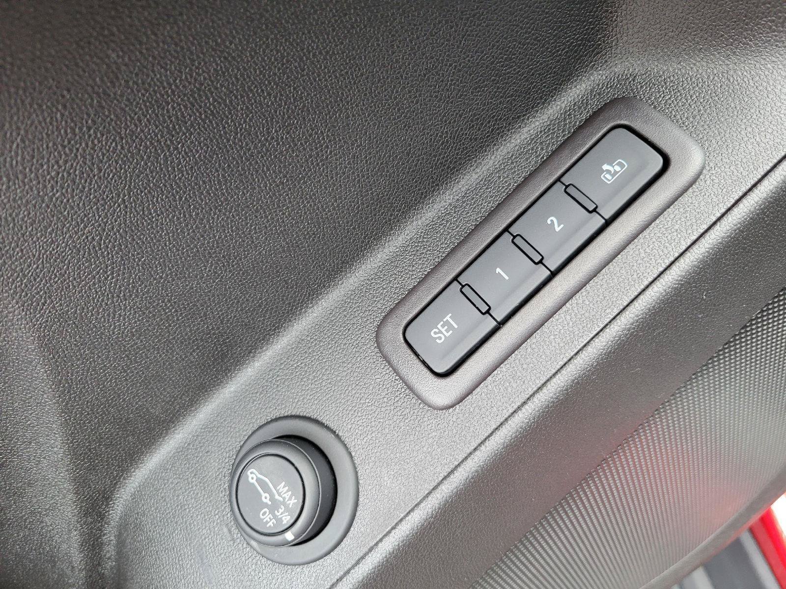 Used 2020 Chevrolet Equinox Premier FWD image 9