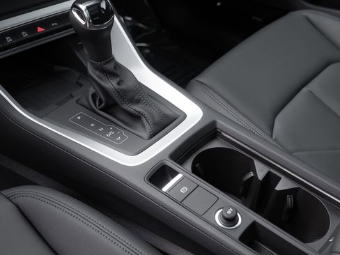 New 2025 Audi Q3 2.0T Premium image 16