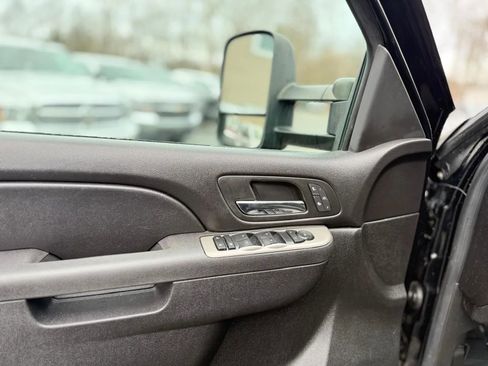 Used 2013 Chevrolet Silverado 2500 LTZ w/ LTZ Plus Package image 28